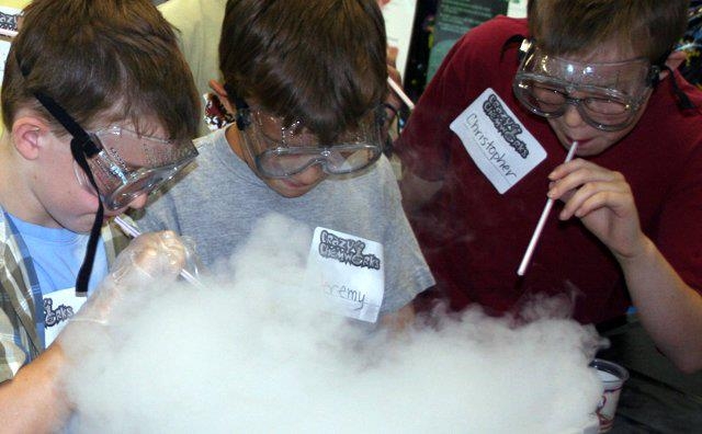  营地的科学活动 